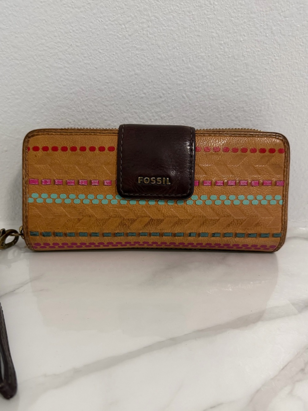 Fossil  Tab Zip-Around Wallet / Clutch, Tan leather